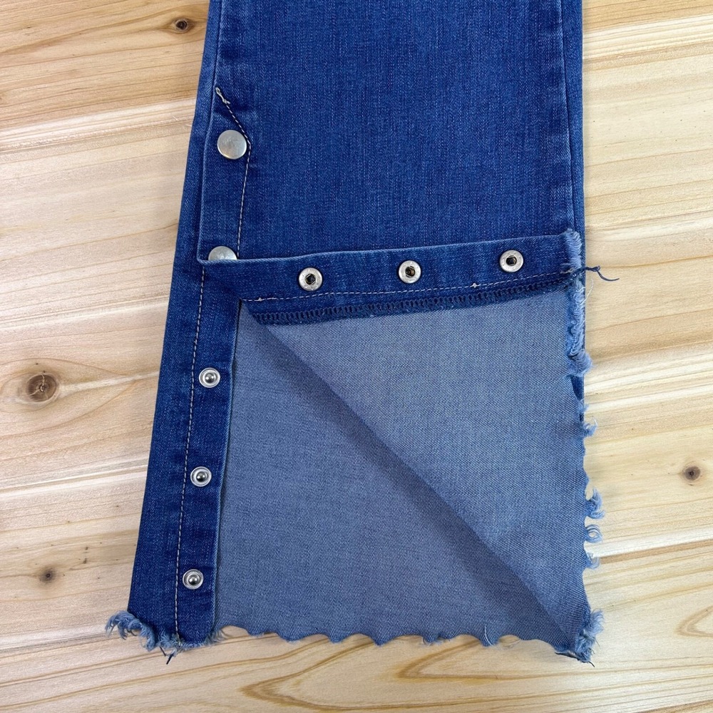 Fashion Nova Jeans Womens 9 Button Flare Fringe Hem Mid Rise Denim Blue Jeans - Picture 4 of 9